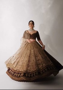 Broderie de créateur unique Kasturi tissu de soie mariée spécial mariage et fête porter en gros Lehenga Choli au prix de gros - Product Image 2