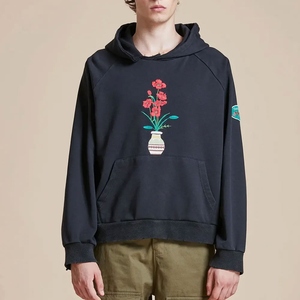 เสื้อฮู้ดดี้ลายปัก Distress สไตล์สตรีท พิมพ์ลายดิจิทัล เนื้อผ้าเรียบ แต่งคริสตัล สัมผัสนุ่ม ผ้าฝ้ายผสม สำหรับผู้ชาย - Product Image 4