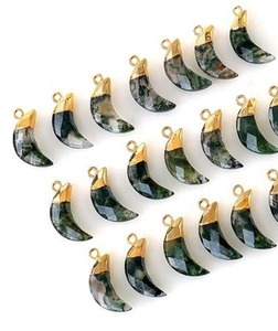 Pendentif électrolytique en laiton à caution unique fait à la main Agate mousse rare 12mm forme demi-lune gemmes coupées fabrication de bijoux pour le bouddhisme fantaisie - Product Image 3