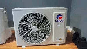 เครื่องปรับอากาศมินิสปลิตคุณภาพสูง 8001-10000 BTU ใช้สารทำความเย็น R410a รองรับ 50Hz 60Hz ความถี่คงที่ สำหรับใช้ในบ้าน รถบ้าน และระบบแก๊สคุณภาพ - Product Image 4