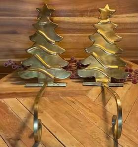 Crochet décoratif de style congelé fini argent cintre mural ou de porte élégant pour décor d'hiver style ou accent d'affichage d'événement - Product Image 4