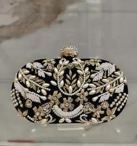 Embrayage brodé de luxe fait à la main un sac à main perlé exquis pour les mariages fêtes et célébrations plus - Product Image 2