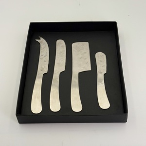 Classic and Luxury Stainless Steel Butter and cheese <b>Knives</b> Set of 4 in High Quality Finish for the Use of Kitchen & Restaurant - Product Image 4