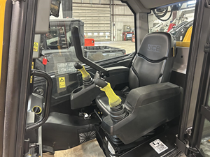 Chargeuse compacte sur pneus JCB 175eco d'occasion, diesel, jaune, avec moteur et pompe, moteur économe en carburant, état parfait, à vendre - Product Image 6