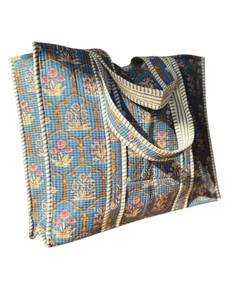 Sac fourre-tout matelassé écologique en coton 100% ATITHI ART avec fermeture à glissière et option de logo personnalisé pour femmes - Product Image 3