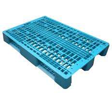 Carretilla elevadora de 4 vías Acceso Antideslizante 3 patas Cubierta resistente HDPE Euro Pallet Producto de plástico - Product Image 3