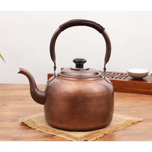 Bouilloire en cuivre, finition polie de qualité supérieure, ajoute du charme aux cuisines modernes, offrant une infusion fiable pour une utilisation régulière. - Product Image 2