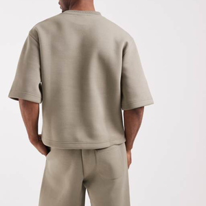 <span class=keywords><strong>T</strong></span>-<span class=keywords><strong>shirt</strong></span> in maglia doppia pesante antipiega color kaki, vestibilità rilassata con spalle scese - Product Image 1