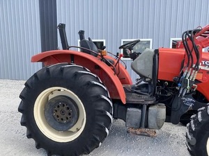 Tractor Agrícola ZZETOR 6441 de 22HP con Motor y Componentes de Transmisión - Product Image 2