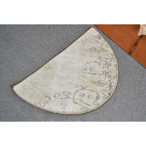 Turkish <b>Round</b> <b>Rug</b>, 2.5x1.5 ft Vintage <b>Rug</b>, <b>White</b> Wool <b>Rug</b> - Product Image 3
