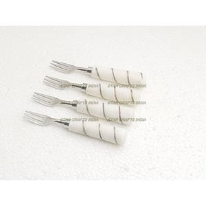 Juego de queso de metal con mango de resina de estilo único con acabado brillante, tamaño personalizado, fabricación y proveedor por India - Product Image 4