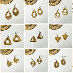 Pendientes de ratán hechos a mano de 100 por ciento de ratán natural, elegantes pendientes de ratán de Vietnam perfectos para boutiques de Navidad - Product Image 3