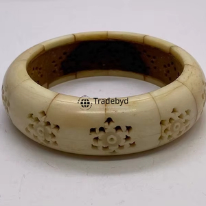 กำไลข้อมือฝังกระดูกอย่างประณีต พร้อมกรอบแบบ Bezel คุณภาพพรีเมียม งานดีไซน์เนอร์ทำมือ สำหรับทุกเพศ เหมาะสำหรับเป็นของขวัญ โดย Tradebyd - Product Image 1