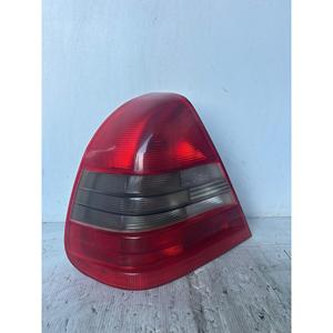 LUZ TRASERA IZQUIERDA MERCEDES Clase C Sedán W202 A2028200977 (93>97) - Product Image 1