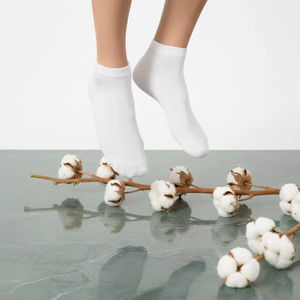 Chaussettes de sport en coton peigné de qualité supérieure pour hommes et femmes, invisibles, respirantes, avec motif de personnage et logo sur le bas du mollet - Product Image 5