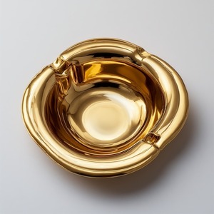 ที่เขี่ยบุหรี่ทองเหลืองโบราณตกแต่งด้วยการแกะสลักศิลปะและพื้นผิวที่เรียบเนียนสำหรับการตกแต่งบ้านวินเทจ - Product Image 3