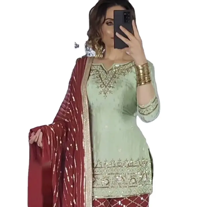 Belle robe Sharara pakistanaise de couleur verte et rouge brodée en georgette