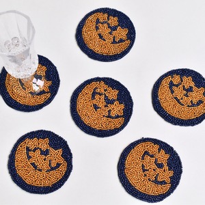 Sous-verre perlé en forme de lune Tapis de boisson élégants au design fait à la main pour la maison Table à manger Thé Café Porte-gobelet Fournisseur en gros - Product Image 5