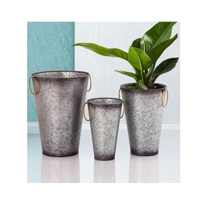 Rustic Metal <b>Large</b> Galvanized <b>Planter</b> With Balance Garden Accessories Handmade Factory Customized Metal <b>Planter</b> And Plants & Pot - Product Image 3