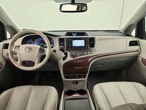 Soigneusement utilisé 2014 XLE - Product Image 5