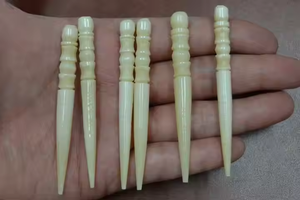 Os Aiguille Os Pin Antique Crochet Crochets Cheveux Pin Madieval Broderie Crochet Aiguille Vintage par Crescent Crafts - Product Image 2