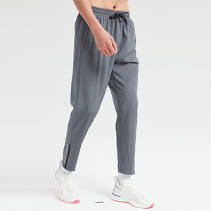 กางเกงกีฬาผ้าแคนวาสผู้ชาย ผลิตจากโรงงาน ดีไซน์ทันสมัย สไตล์สตรีทแวร์ มีกระเป๋าพิมพ์ลาย ระบายอากาศได้ดี เป็นมิตรกับสิ่งแวดล้อม ผลิตจากโพลีเอสเตอร์ 100% สวมใส่สบาย - Product Image 2