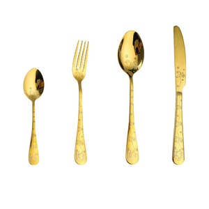 Juego de cubiertos chapados en oro de acero inoxidable de diseño clásico hecho a mano con mango negro mate - Product Image 3