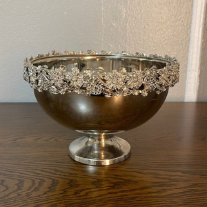 Cuenco de Latón de Diseño con Textura Pesada, Centro de Mesa Elegante, Adorno Decorativo para Sala de Estar o Comedor de Lujo - Product Image 1