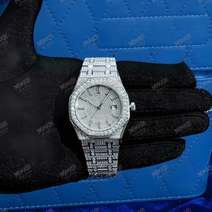 Reloj de Lujo con Diamantes Moissanite para Hombre, Estilo Brillante, Artesanal y Audaz para Fiestas y Uso Diario, Diseño Atemporal con Brillo - Product Image 1