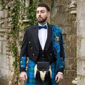 Chaqueta Prince Charlie Negra para Hombre Eoin Winston Sports con Botones Plateados y Kilt Verde Tartán a Juego, Estilo Europeo Americano Cuatro Piezas - Product Image 5
