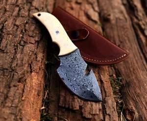 Cuchillo de Caza de Acero de Damasco con Mango Completo, Diseño de Gancho para Desollar Ciervos, Estilo Industrial Personalizado - Product Image 4