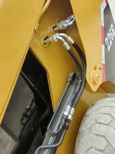 Usado CAT226B pequeña dirección buen cargador motor hidráulico de accionamiento dedicado maquinaria original de alta calidad - Product Image 6