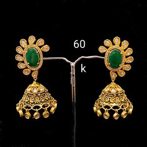 Boucles d'oreilles antiques Kundan avec gouttes de perles Meenakari inspiré bijoux du patrimoine indien approvisionnement en gros - Product Image 1