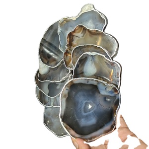 Venta al por mayor de rebanadas de ágata gris y negro, posavasos de mesa de cristal chapado en oro, gran oferta, piedras de Chakra, artesanías de piedra semipreciosa para el hogar - Product Image 1