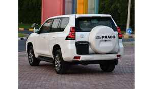 2022-2023 Usado para LANDCRUISER PRADO Sedán, Motor 4.5L, Caja de Cambios Automática, Asientos de Cuero, Techo Panorámico, 1-25000 Millas - Product Image 3