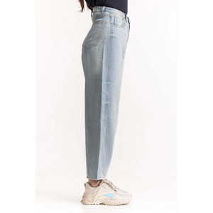 Vaqueros de tiro alto con corte de zanahoria WM-JNS-SS24-007: Elemento de moda sencillo - Product Image 3