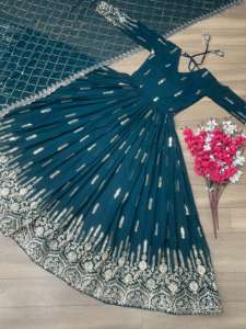 Vestido Anarkali de Mujer con Bordado Intenso en Faux Georgette, Diseño de Última Moda, para Fiestas y Festivales, de Fab Zone, Alta Calidad, Disponible en Stock - Product Image 3