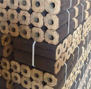 Briquetas de Aserrín de Madera Comprimidas Pini-Kay, Briquetas de Madera con Humedad Controlada para Calefacción, Briquetas de Madera de Roble Pini Kay - Product Image 3