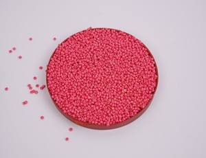 Cuentas de Vidrio Rosa Suave Hechas a Mano con Coníferas, Añaden un Brillo de Color Delicado para Diseños de Joyería que Ofrecen un Toque Sutil - Product Image 3