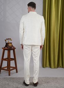 Costume 3 pièces élégant pour homme en crème très demandé pour les bureaux, les mariages, les fêtes et les événements, disponible pour l'exportation - Product Image 2