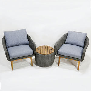 Artex Dong Thap-Juego de café para exteriores, mesa redonda de 3 piezas con tapa de madera de acacia y sillas de mimbre con cojines - Product Image 2