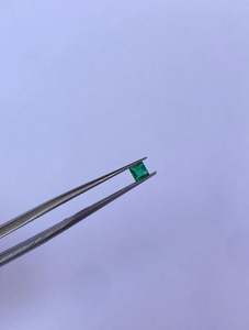 พลอยมรกตสีเขียวธรรมชาติคุณภาพสูงขนาด 4 มม. แบบเจียระไนตามสั่ง ขายส่งในราคาที่ดีที่สุด - Product Image 2