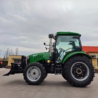 Tracteur agricole 4 roues de 80 CV, 90 CV, 100 CV avec lame de déneigement avant robuste à commande hydraulique pour le dégagement des routes et des champs