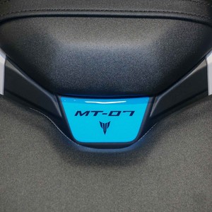 Protector de Asiento Trasero con Adhesivo 3D para Yamaha MT-07 2025 - Product Image 1