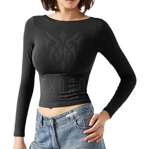 Camiseta sin mangas elástica de punto para mujer con logo frontal, material suave y elástico para usar en capas, en la oficina y a diario - Product Image 4