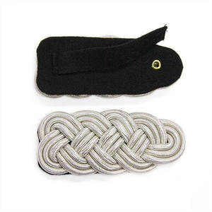 อินทรธนูปักไหล่ทำจากเชือกถักสีทอง - Product Image 2