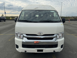 Toyota Hiace GL 2024 Usada, Techo Alto, 2.5L Turbo Diésel, Transmisión Manual, 15 Asientos - Product Image 2