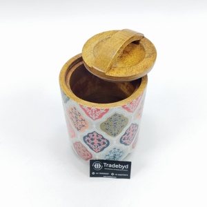 Pot de fruits secs imprimé en bois émaillé fabriqué à la main avec couvercle hermétique et poignée incurvée tradebyd - Product Image 4