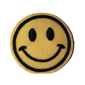 Nouvel arrivage Insigne brodé en 3D personnalisé de qualité supérieure Fer à repasser sur un patch de broderie avec logo personnalisé pour vêtements - Product Image 3