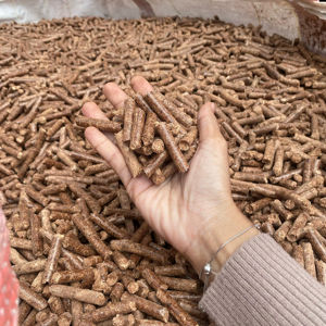 Merades granulés de bois Indonésie combustible de biomasse à haut rendement pour les systèmes de chauffage roumains ENplus-A1 de combustion propre à faible humidité - Product Image 1